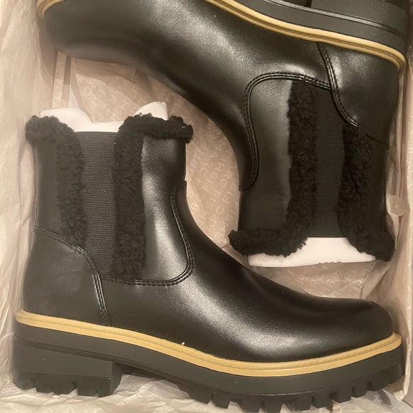 Boot - Picture 2 of 2